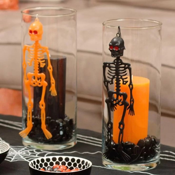 Halloween dining table decor