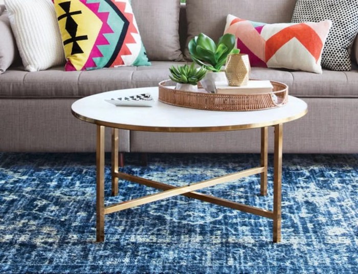 Round coffee table decor ideas