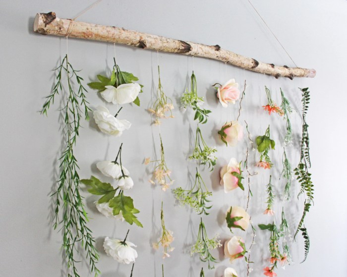 Hanging flowers wall decor