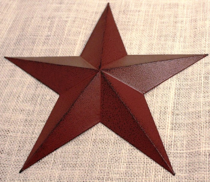 Metal star wall decor