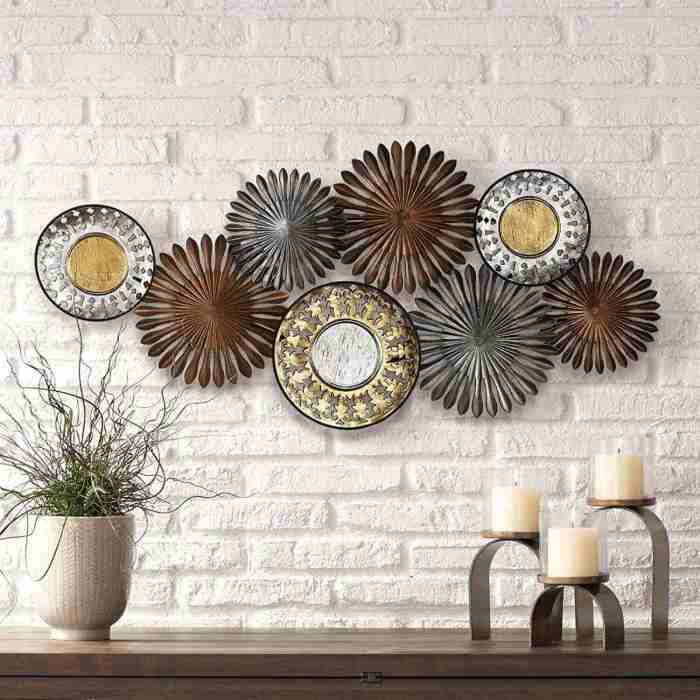 Wall decor on metal