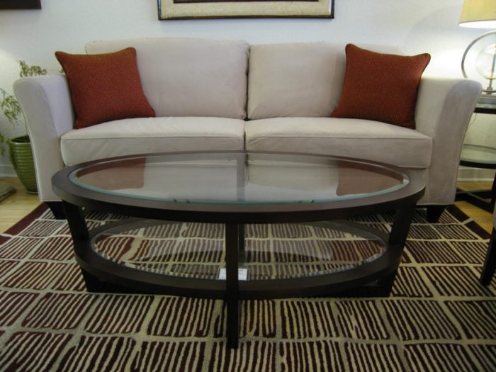 Oval coffee table decor ideas